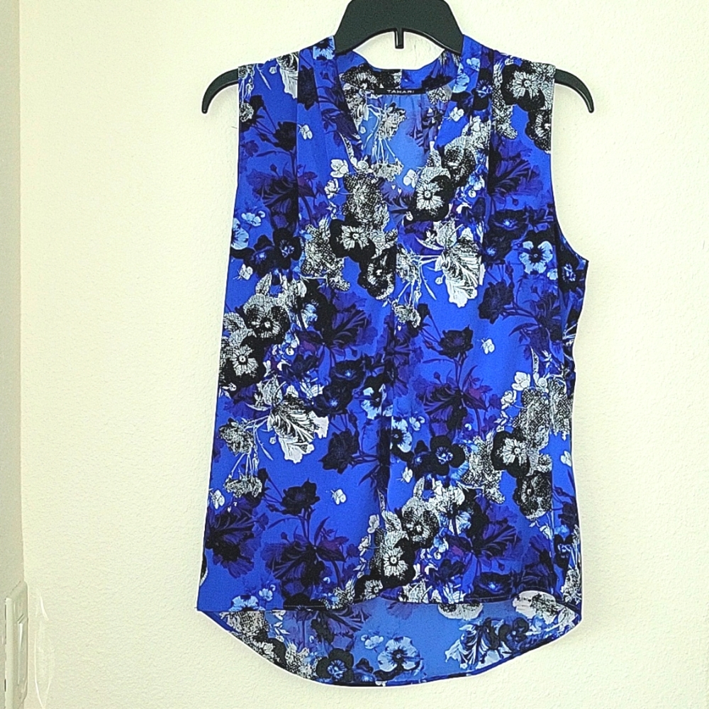 TAHARI V-neck Sleeveless Blouse, Small, Floral Blue, EUC, Like new